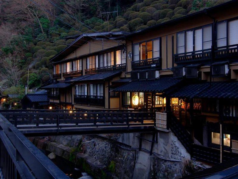 Kurokawa Onsen Yama No Yado Shinmeikan Minamioguni Exteriör bild